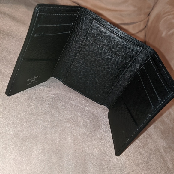 **SOLD** Louis Vuitton Damier Graphite Trifold - Picture 2 of 4